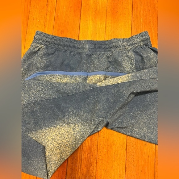 Lululemon Pace Breaker Ocean Spray Blue Shorts H. - Picture 6 of 16